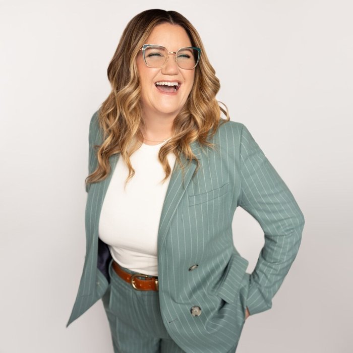 Laurie J Wetzel